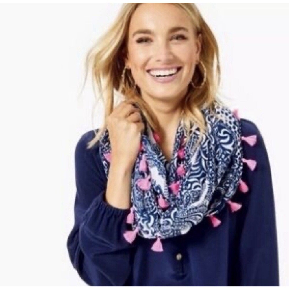 Lilly Pulitzer Resort Infinity Loop Scarf Navy Taverna Tile Print Paisley